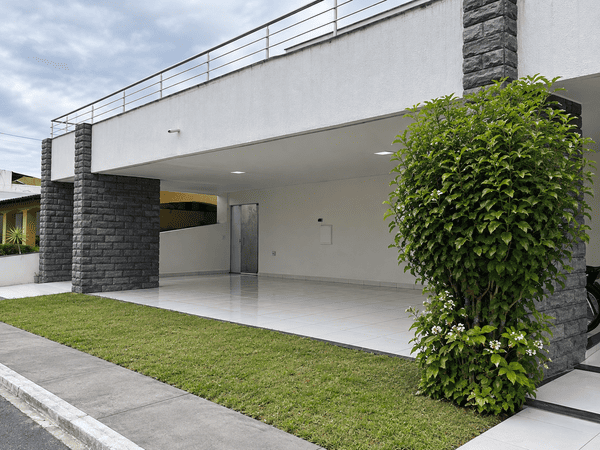 Vende-se imóvel em Ananindeua, no Bairro do Coqueiro, no Cond. Cypress Garden, Av. Hélio Gueiros.