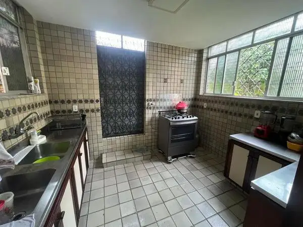 Locação comercial de imóvel no Bairro Campina, em Belém-PA.