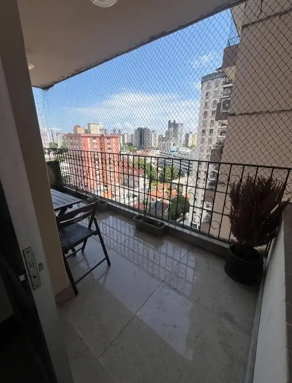 Vende-se apartamento no Edifício Viña Del Mar, Bairro Reduto, em Belém-PA.