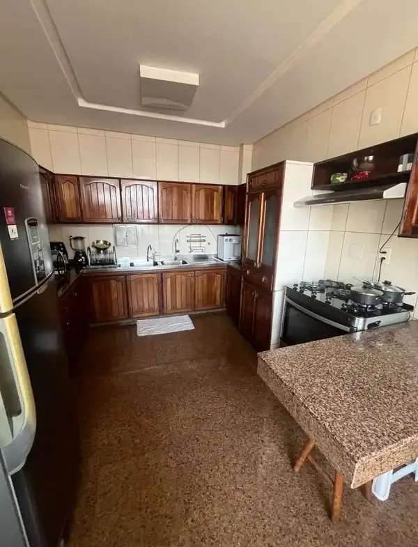Vende-se apartamento no Edifício Viña Del Mar, Bairro Reduto, em Belém-PA.